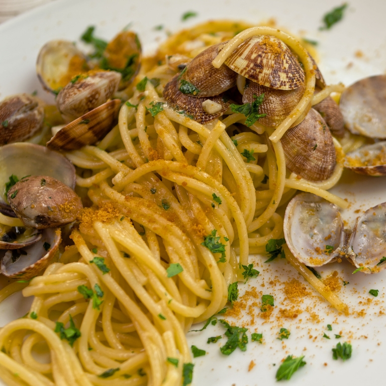 Spaghetti vongole e bottarga