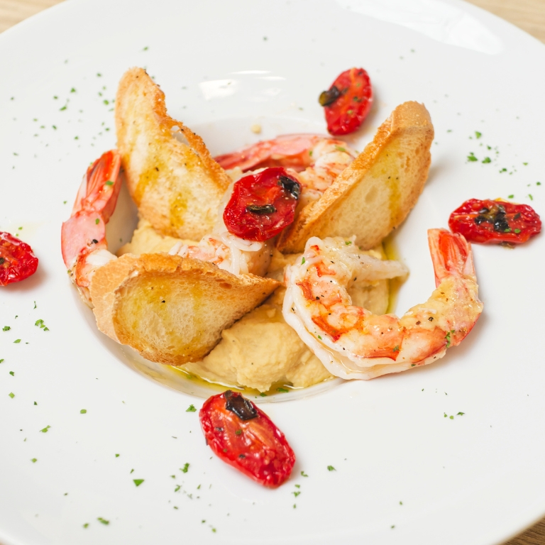 Gambero al vapore su salsa di ceci